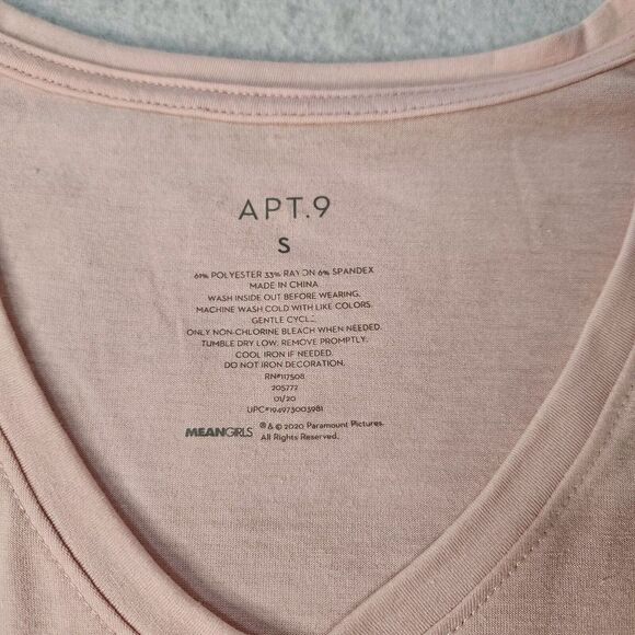 APT 9 "Im Not A Regular Mom, Im A Cool Mom" Pink T Shirt Mean Girls Regina - Picture 5 of 5